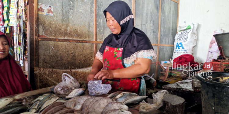 Dampak Cuaca Buruk Harga Ikan di Pasar Tradisional Pati Naik