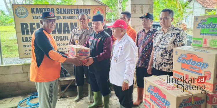 Forkompicam Dukuhseti Pati Salurkan Bantuan Korban Banjir di Pesisir