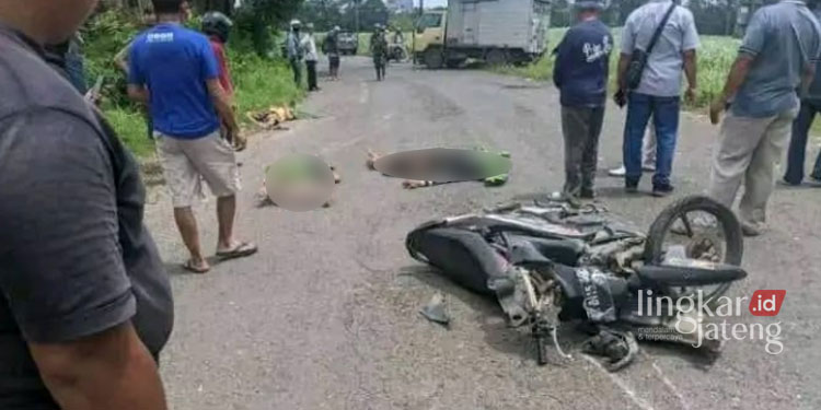 Kecelakaan Adu Banteng Truk Boks Vs Motor di Pati 2 Orang Tewas di Tempat