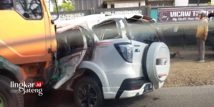 Kecelakaan Maut Mobil Toyota Vs Truk Fuso di Margorejo Pati 1 Orang Tewas