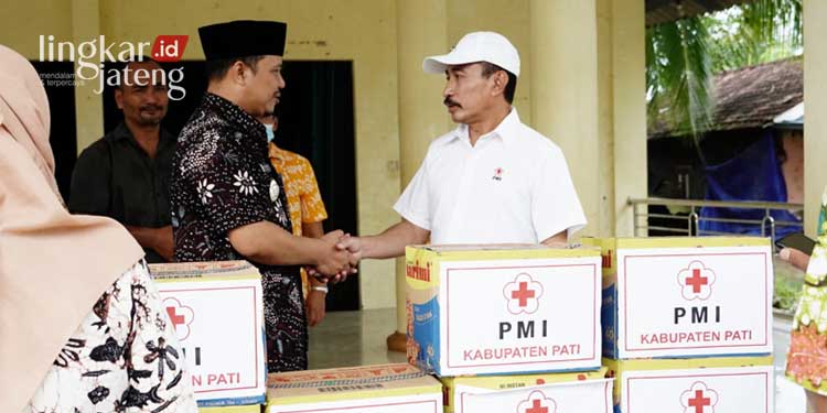 PMI Pati Salurkan Bantuan Korban Rumah Roboh dan Banjir di Dukuhseti