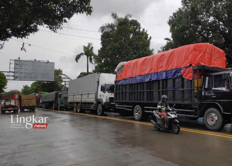 Jalur Pantura Pati Rembang Macet 27 Km Imbas 2 Proyek Besar Jalan Bersamaan