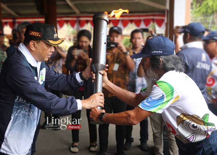 Kirab Obor Porprov Jateng Tiba di Jepara Pj Bupati Edy Targetkan Raih Juara Umum
