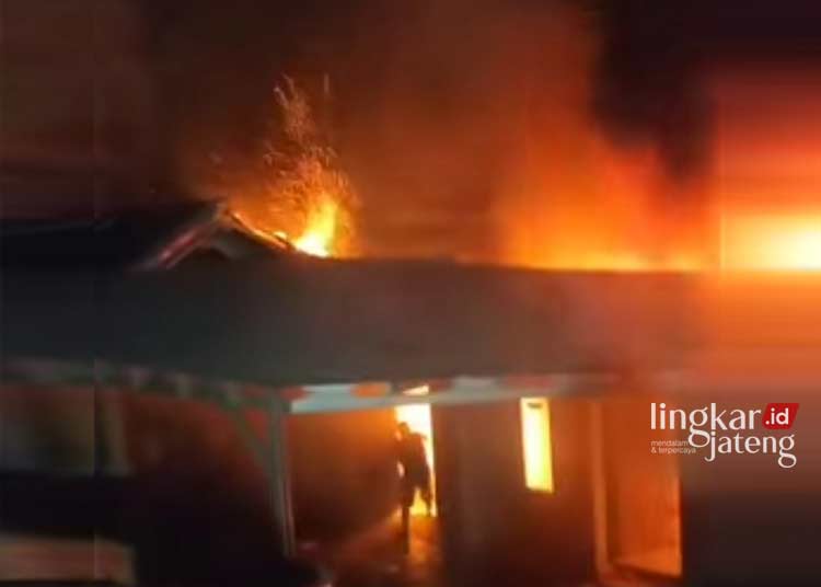Sisa Bara Api Diduga Picu Kebakaran di Pati Rumah Produksi Tempe Hangus