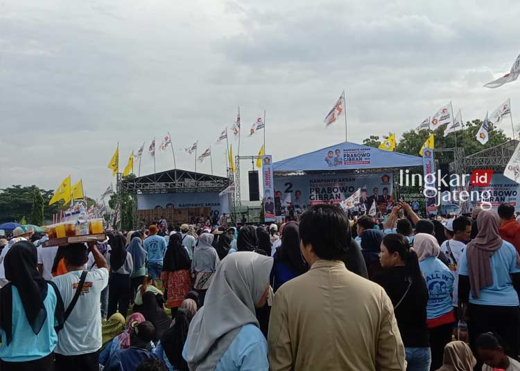 Kampanye Akbar Prabowo Gibran di Pati Pendukung Gembira Dihibur Arabella Music