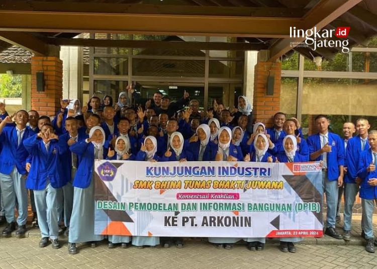 SMK BTB Juwana Pati Kunjungan Industri ke Jakarta