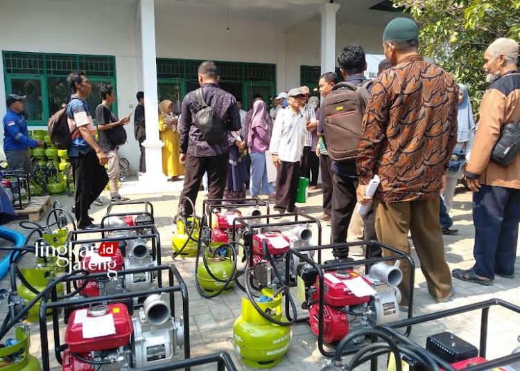 Lahan Pertanian di Pati Mulai Mengering Dispertan Pinjamkan Pompa untuk Petani