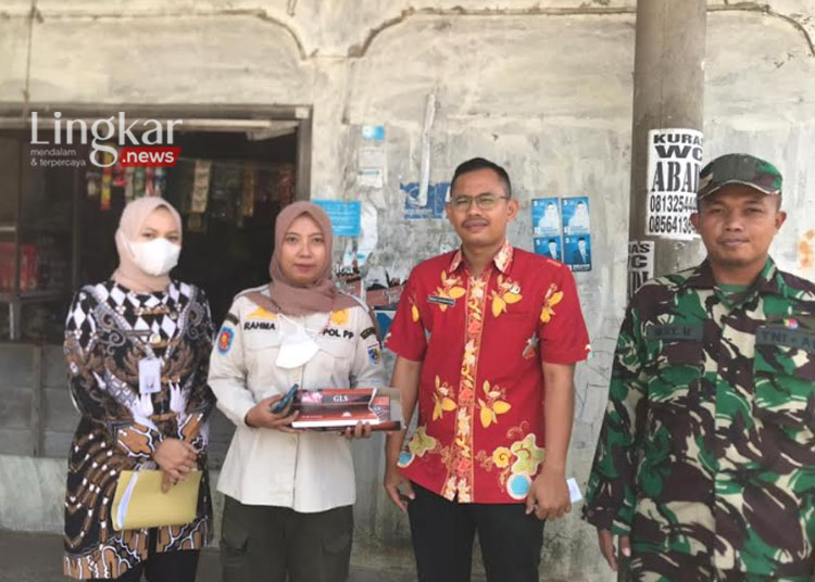 Satpol PP Demak Bersama Tim Gabungan Sita 1