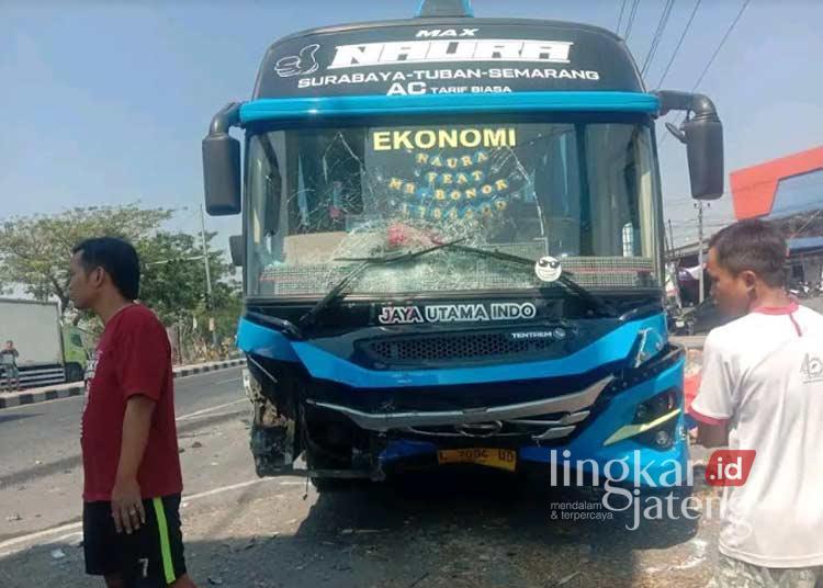 Kecelakaan Bus Jaya Utama tabrak mobil pickup di Lingkar Selatan Pati