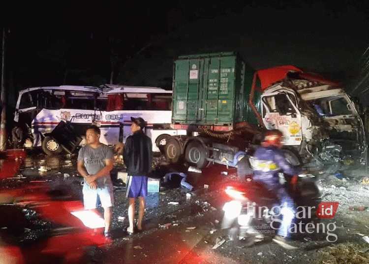 Pengakuan sopir selamat dari tragedi kecelakaan maut bus vs 2 truk di Jalan Pantura Pati