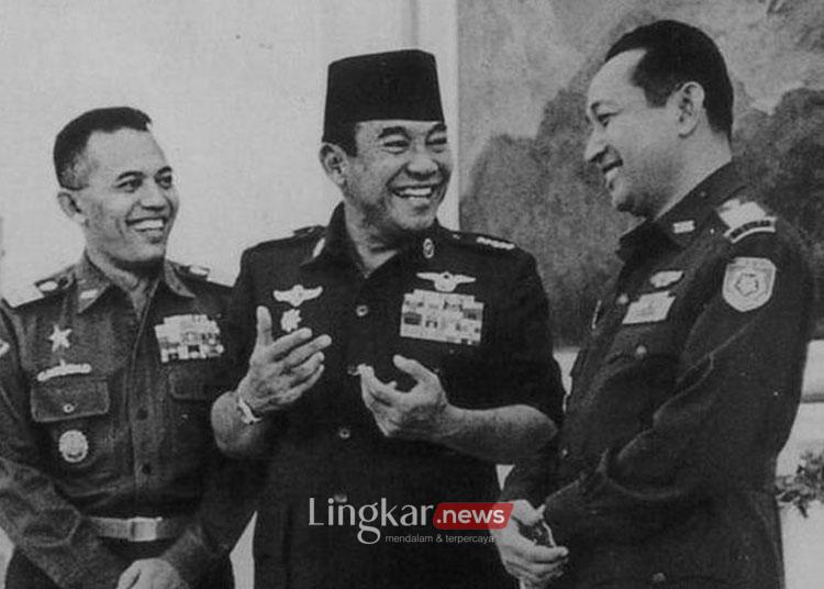 soeharto sedang bersama bung karno